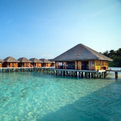 Maldív-szigetek - Meeru Island Resort & Spa ****+ 