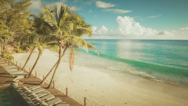 Seychelle-szigetek - Carana Beach Hotel **** - Mahé (repülőjeggyel)
